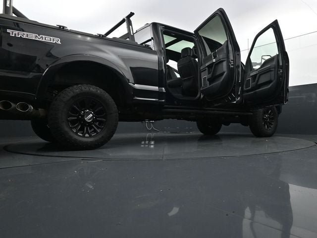 Certified 2022 Ford F350 Platinum w/ Tremor Off-Road Package AWD/4WD image 38