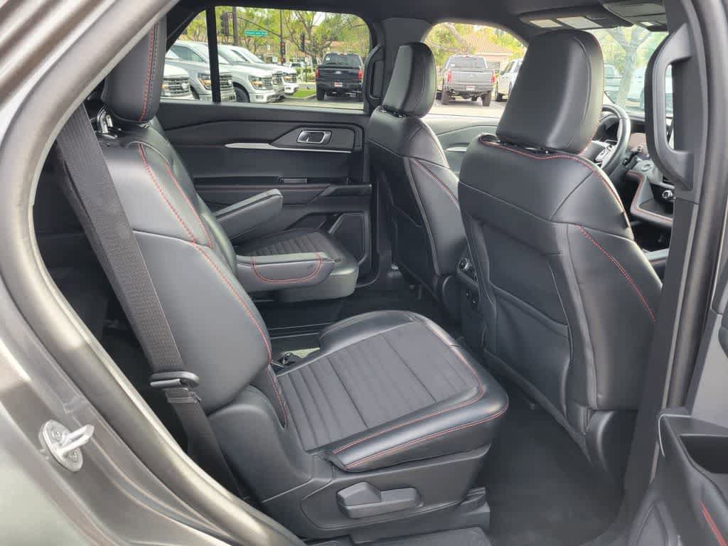 Certified 2025 Ford Explorer ST-Line AWD/4WD image 17