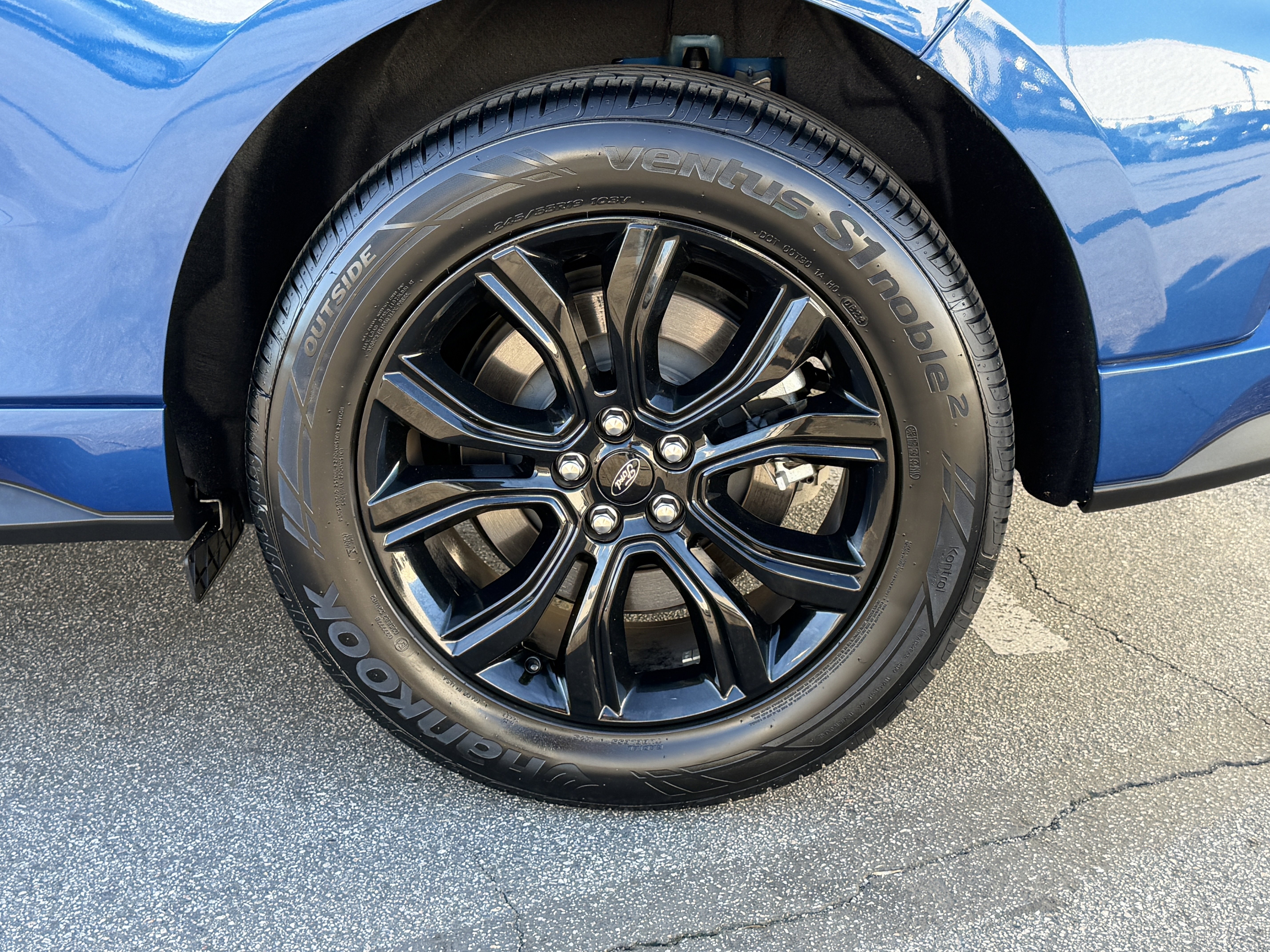 Certified 2023 Ford Edge SE w/ Black Appearance Package image 11