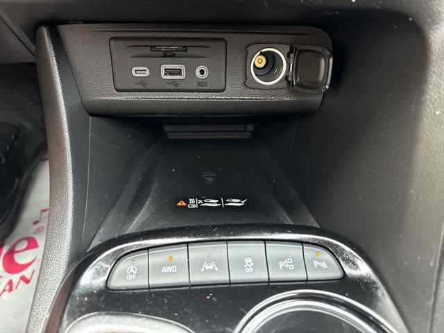 Used 2022 Buick Encore GX Essence w/ Advanced Technology Package AWD/4WD image 12