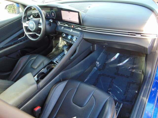 Used 2025 Hyundai Elantra Limited FWD image 26