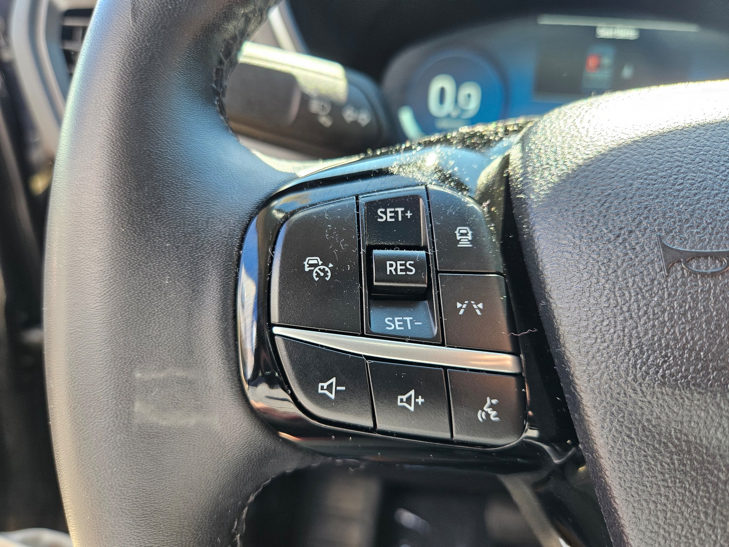 Certified 2024 Ford Escape Platinum w/ Premium Technology Package AWD/4WD image 18