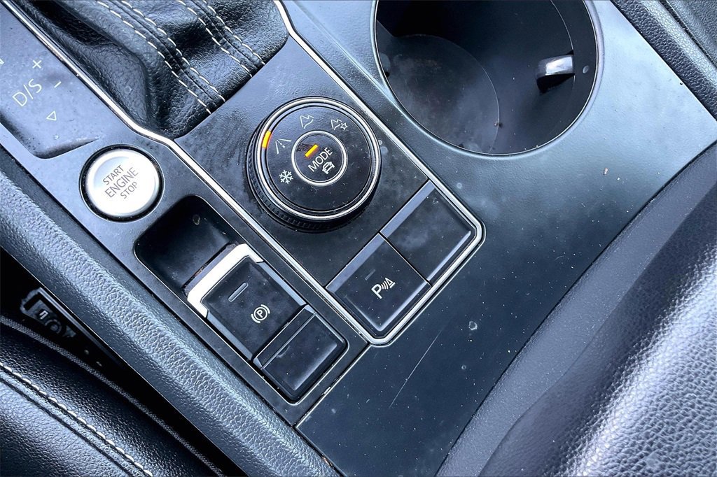 Used 2021 Volkswagen Atlas SE image 24