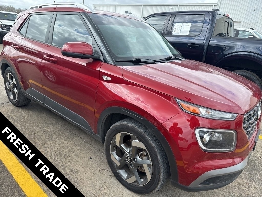 Used 2024 Hyundai Venue Limited image 2