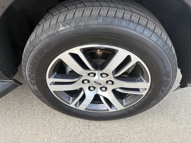 Certified 2024 Ford Expedition Limited image 9