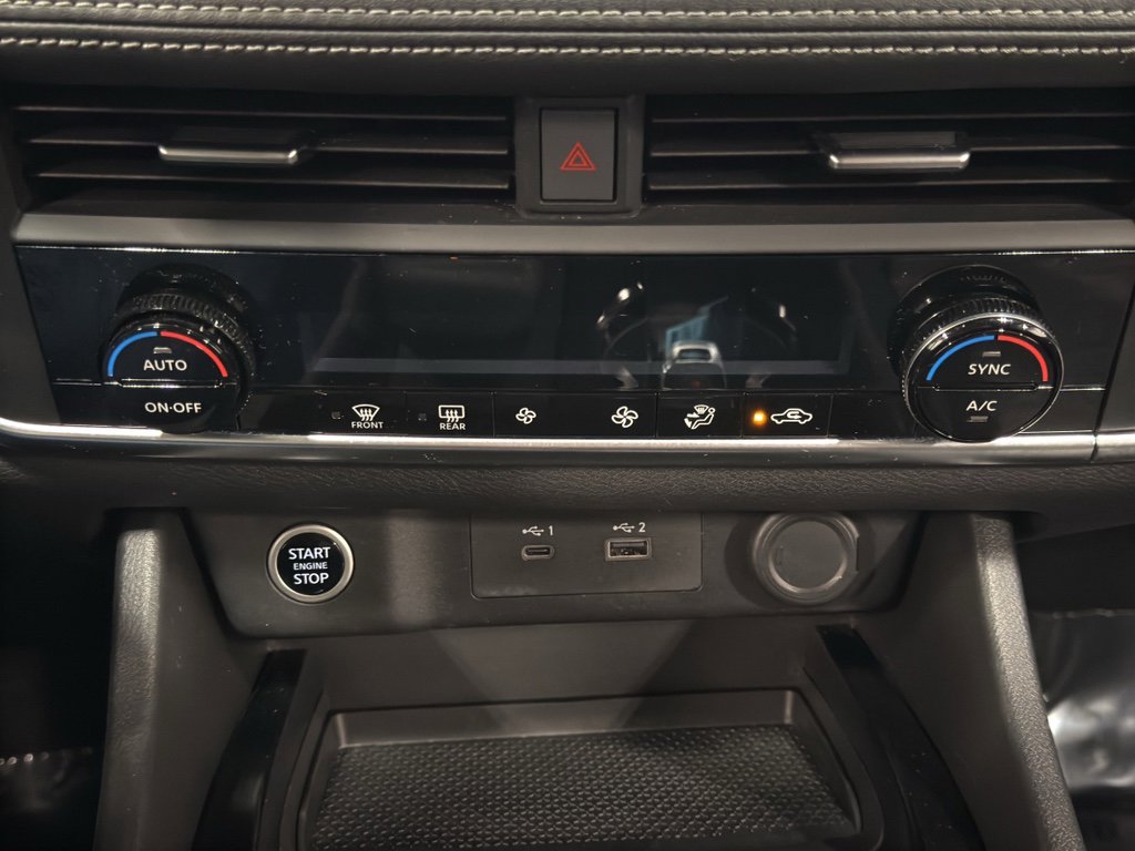 Used 2023 Nissan Rogue SV image 24