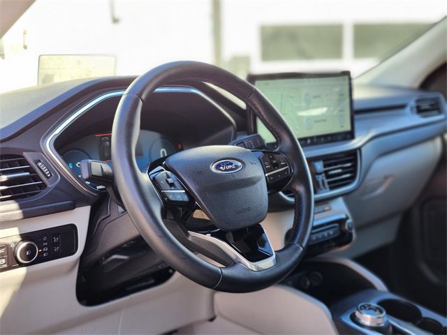 Certified 2025 Ford Escape Platinum w/ Premium Technology Package image 19