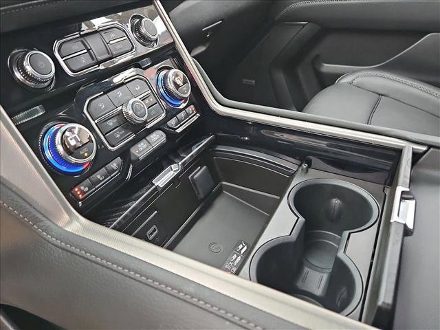 Used 2024 GMC Yukon XL Denali image 12