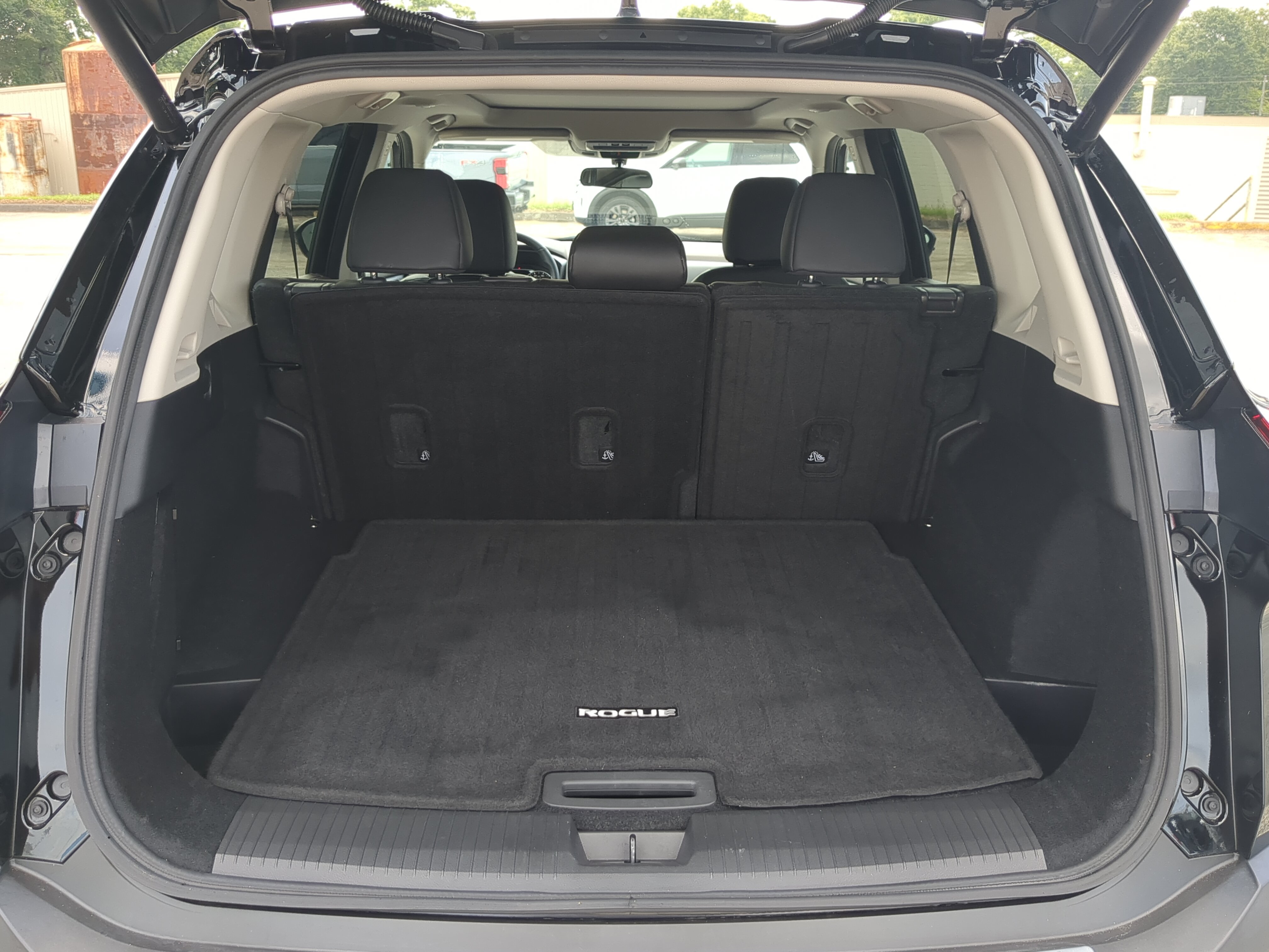 Used 2021 Nissan Rogue SV w/ Premium Package FWD image 11