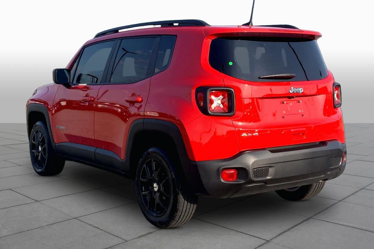 Used 2023 Jeep Renegade Latitude w/ Sun/Sound Group AWD/4WD image 11