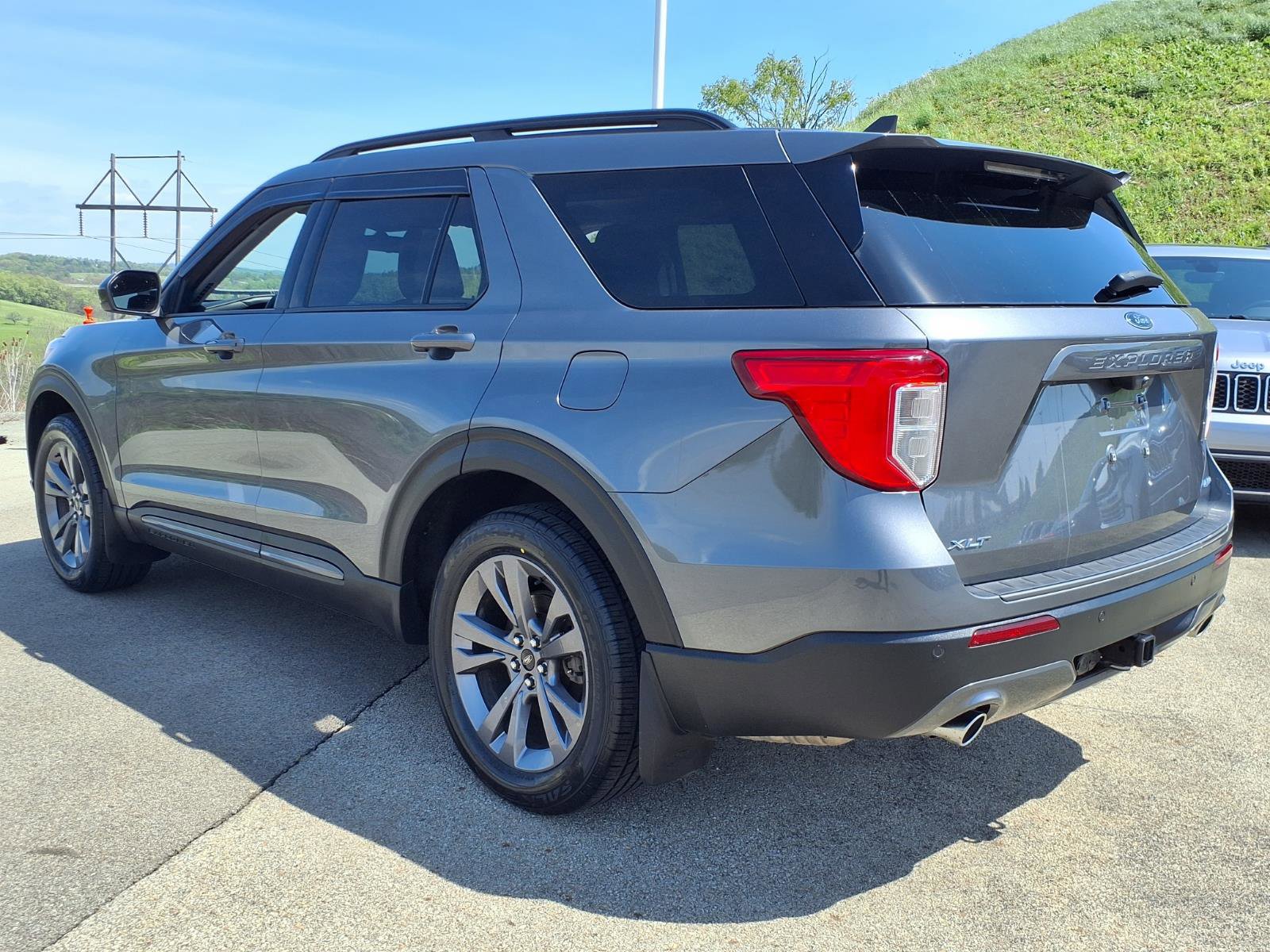 Certified 2023 Ford Explorer XLT w/ Equipment Group 202A AWD/4WD image 4