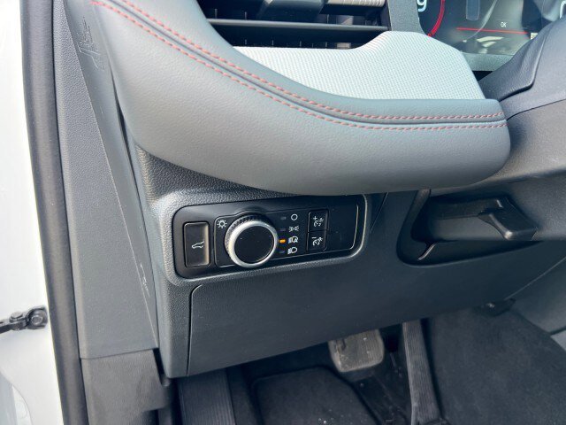 Certified 2025 Ford Explorer Active AWD/4WD image 11