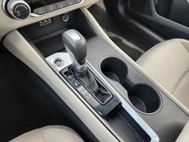 Used 2025 Nissan Altima 2.5 SV FWD image 19