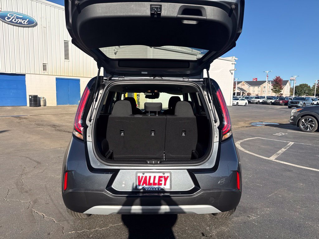 Used 2023 Kia Soul S FWD image 37