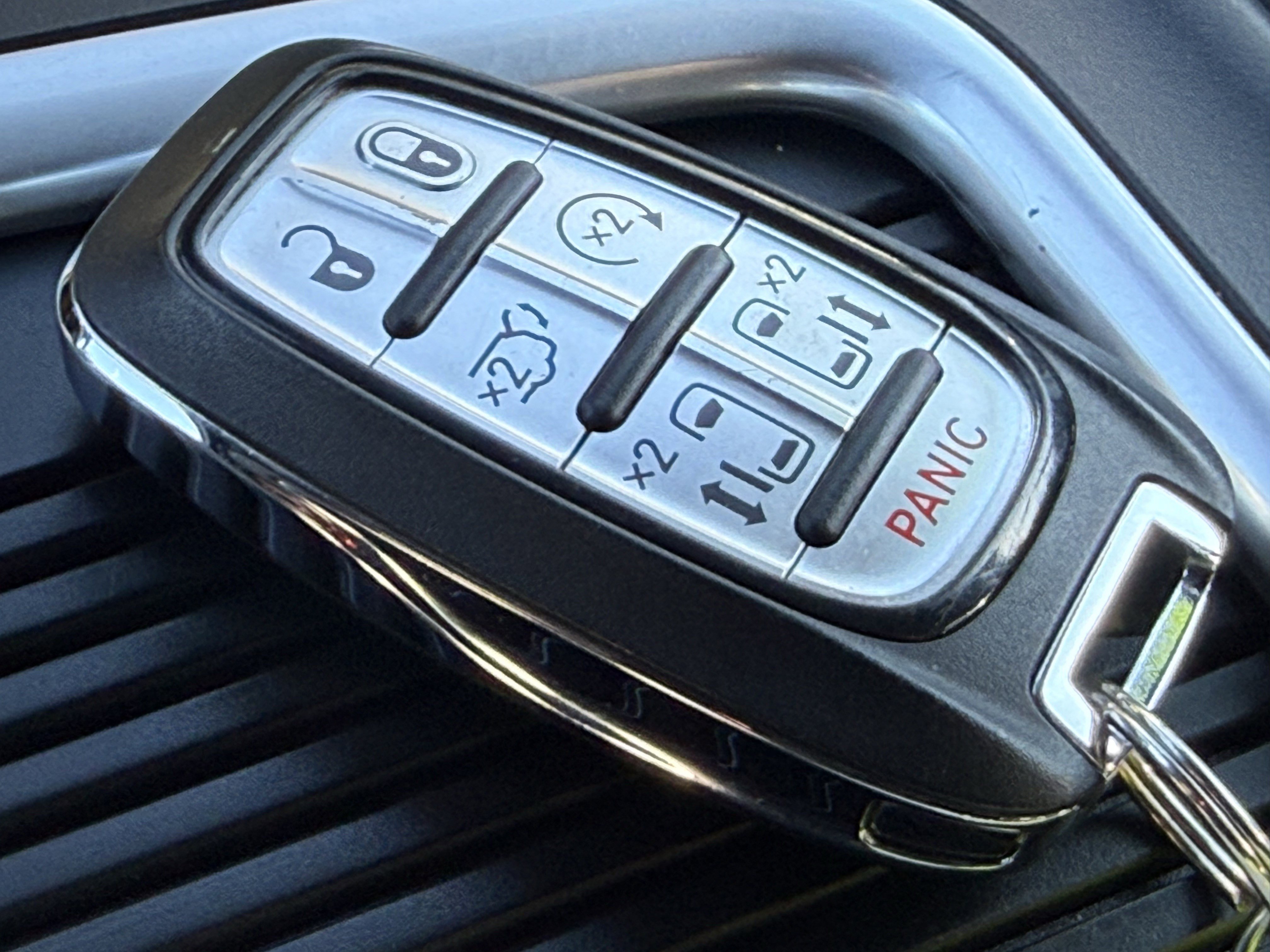 Used 2020 Chrysler Pacifica Limited w/ Advanced Safetytec Group image 34