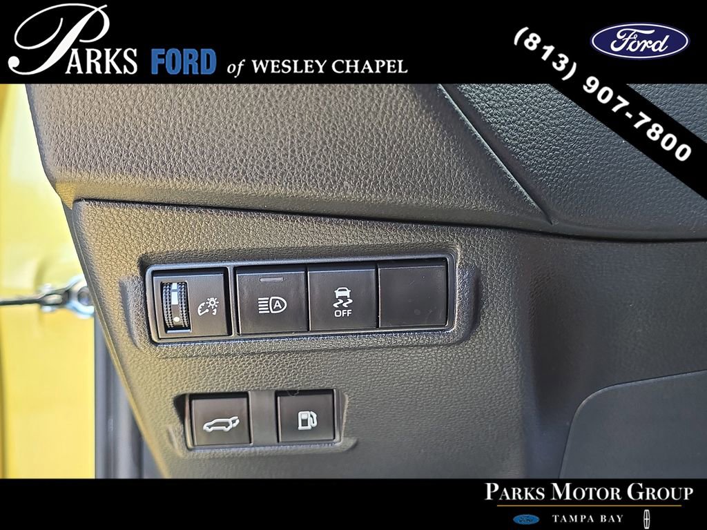 Used 2023 Toyota Corolla Cross AWD Hybrid w/ Convenience Package image 28