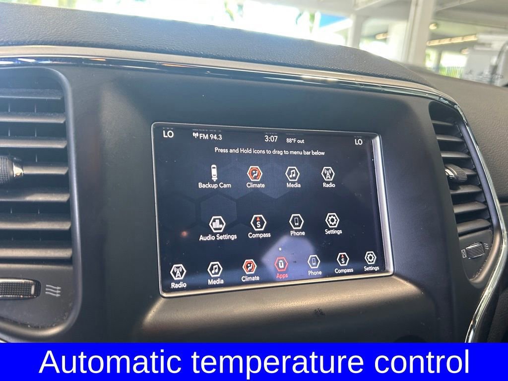 Used 2019 Jeep Grand Cherokee Laredo image 11