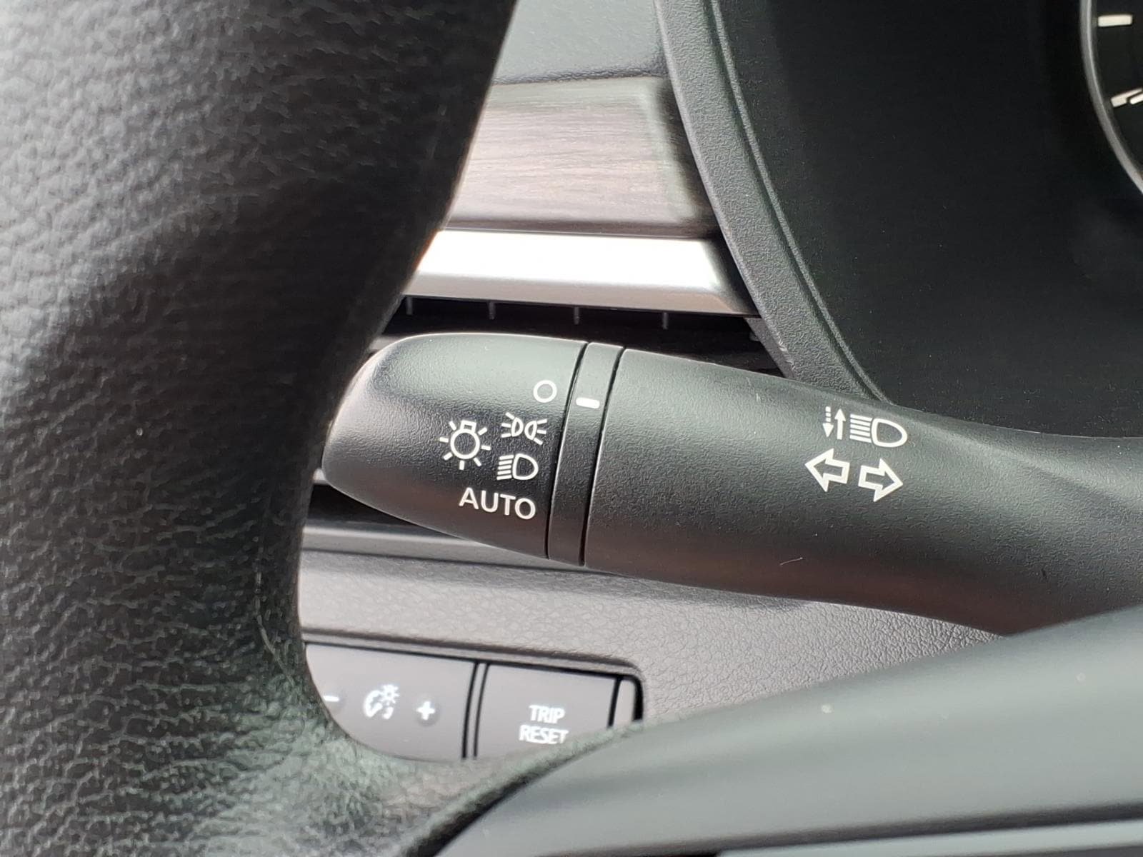 Used 2025 Nissan Altima 2.5 SV FWD image 25