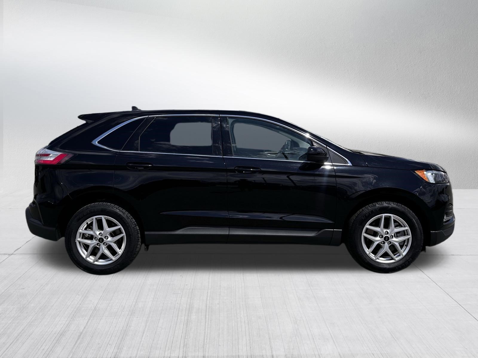 Certified 2024 Ford Edge SEL w/ Convenience Package AWD/4WD image 8