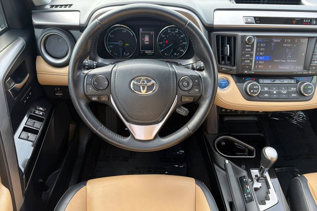Used 2018 Toyota RAV4 Limited w/ Advanced Technology Package image 13