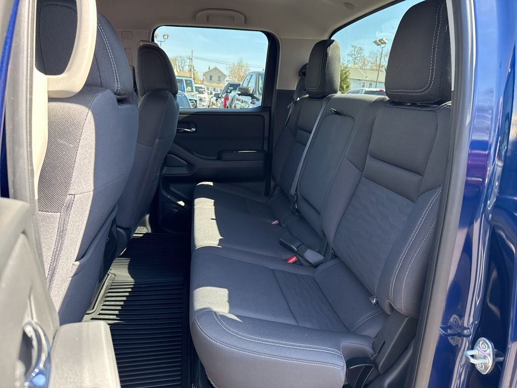 Used 2022 Nissan Frontier SV w/ Technology Package image 15