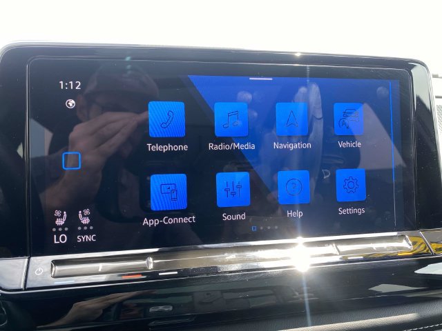 Used 2024 Volkswagen Atlas Cross Sport SEL Premium R-Line AWD/4WD image 25
