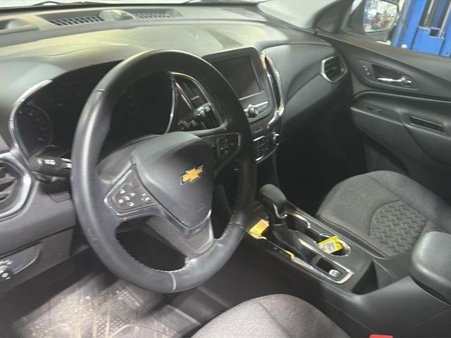 Used 2023 Chevrolet Equinox LT image 3