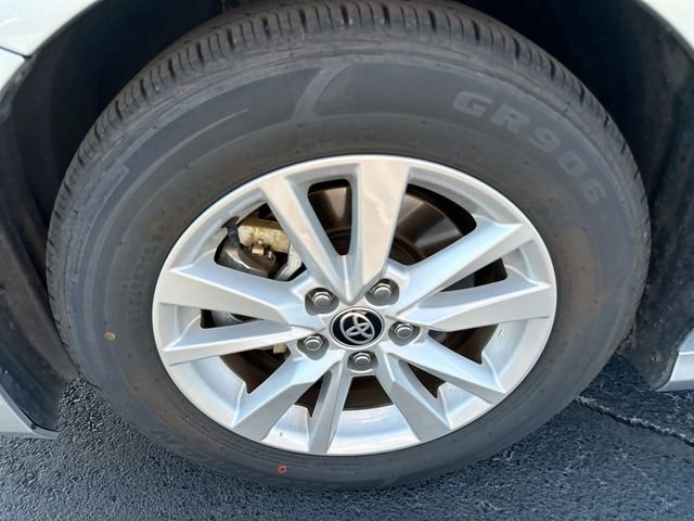 Used 2025 Toyota Camry LE image 11