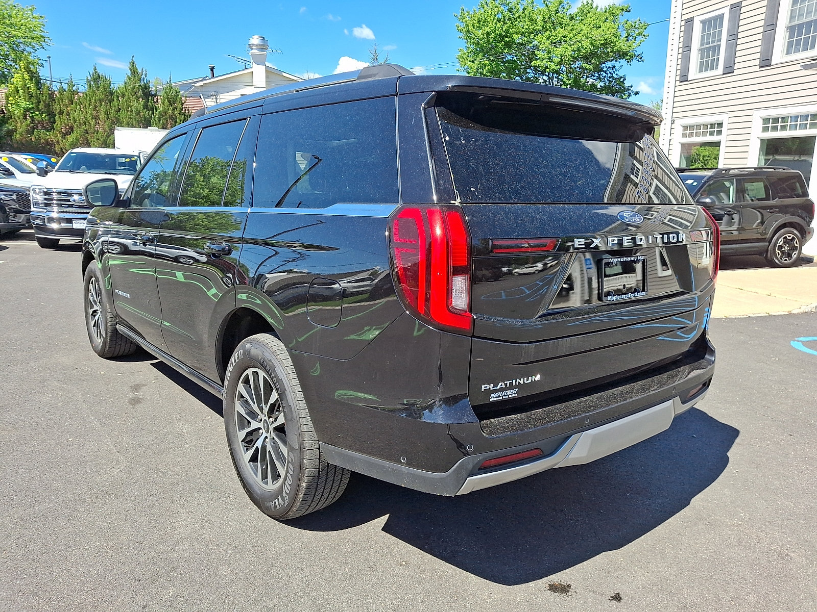 Certified 2025 Ford Expedition Platinum AWD/4WD image 7