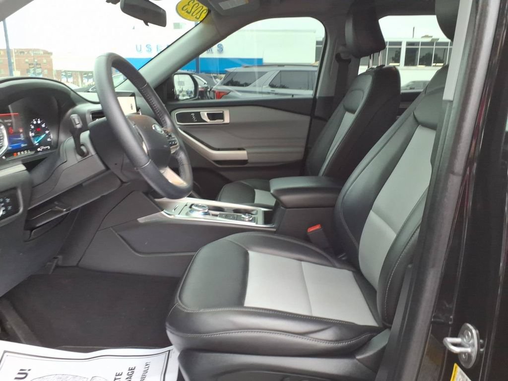 Certified 2023 Ford Explorer XLT w/ Equipment Group 202A AWD/4WD image 16