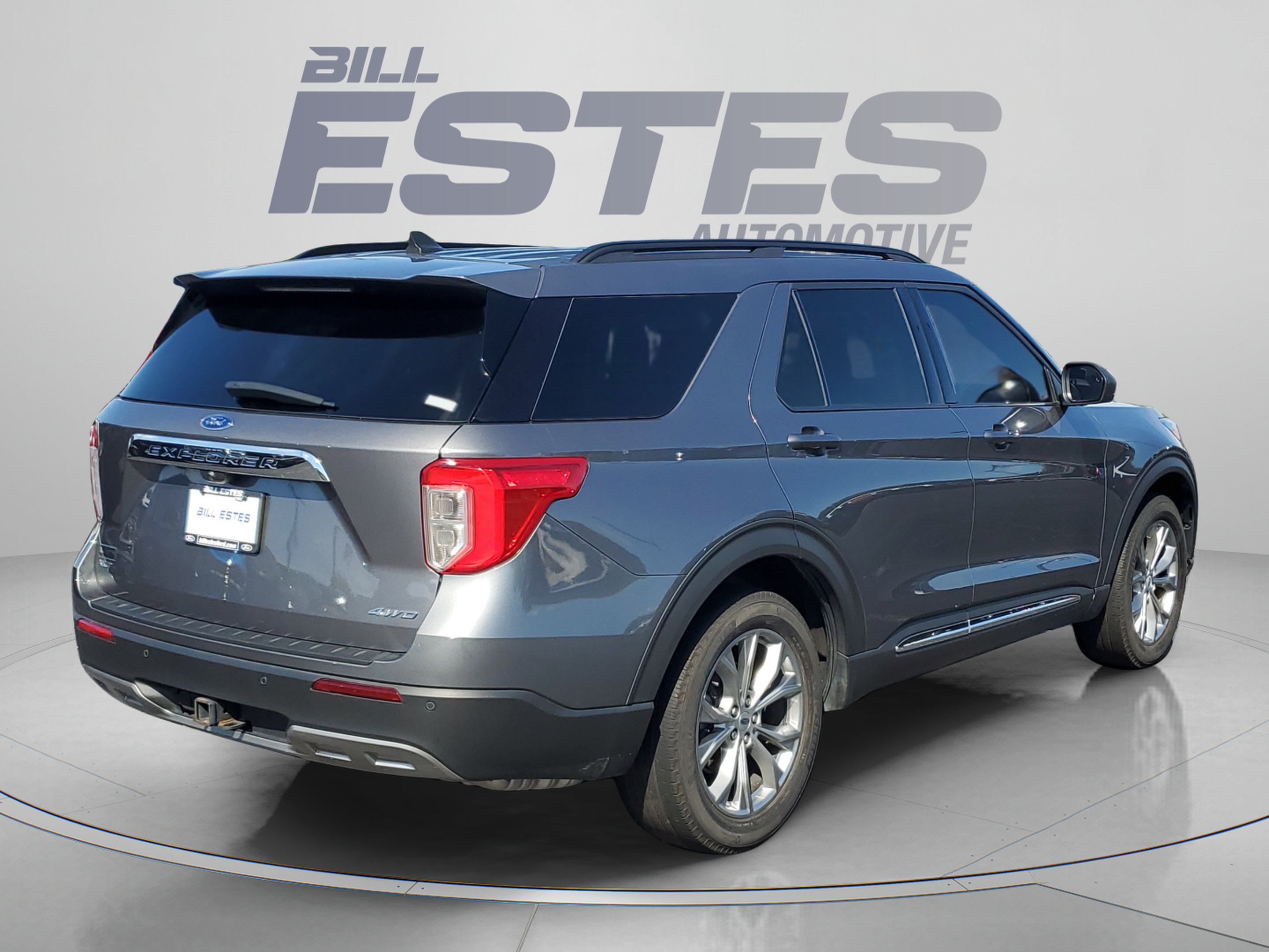 Certified 2023 Ford Explorer XLT w/ Equipment Group 202A AWD/4WD image 4