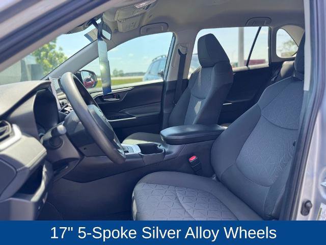 Used 2024 Toyota RAV4 XLE FWD image 11