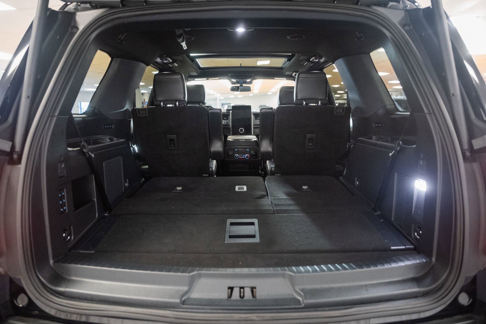 Certified 2023 Ford Expedition Platinum AWD/4WD image 9