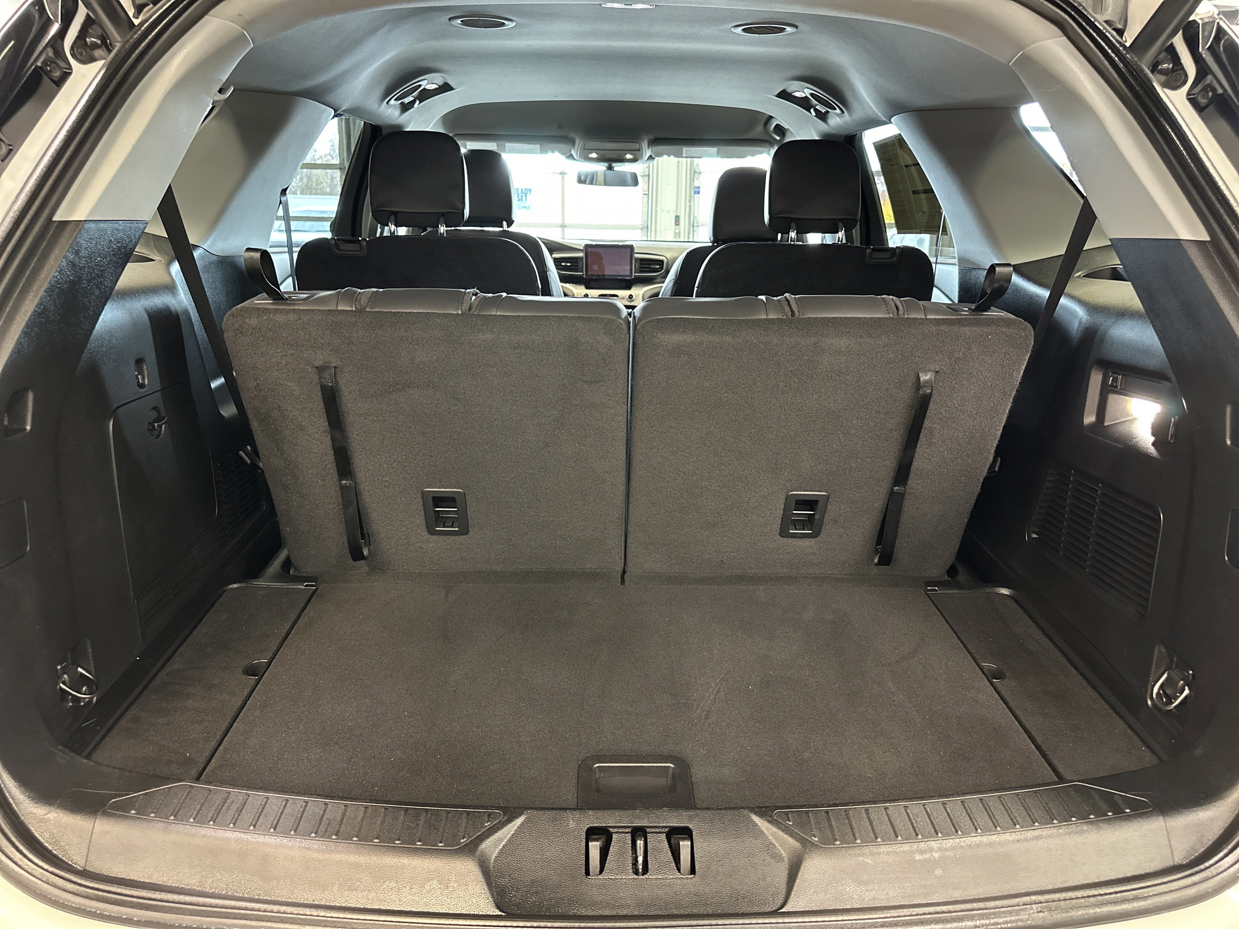 Certified 2022 Ford Explorer XLT w/ Equipment Group 202A image 16