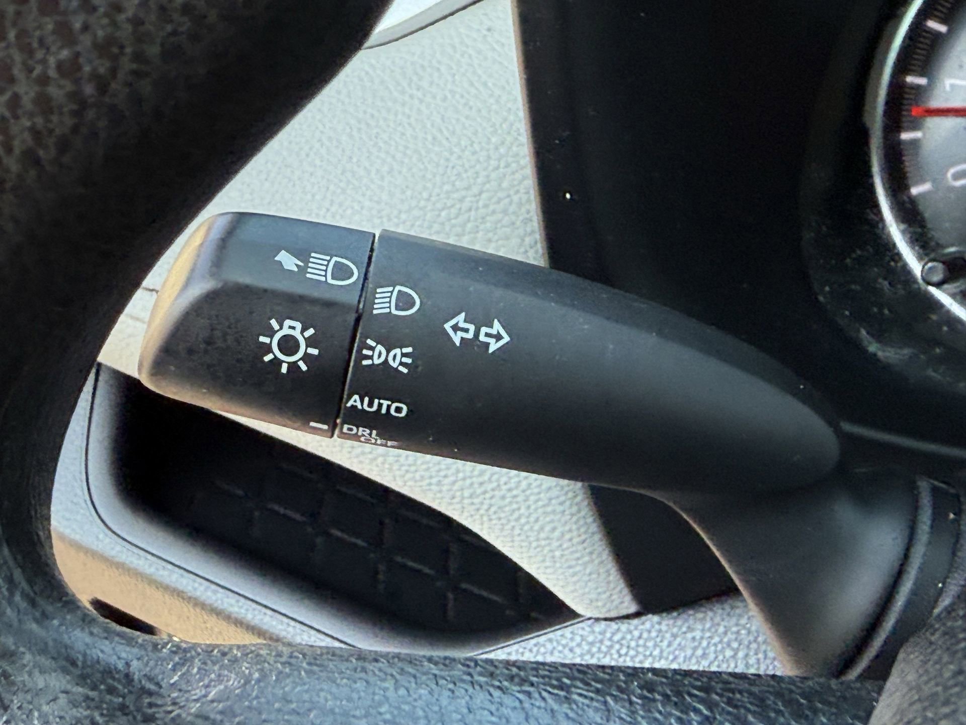 Used 2022 Toyota RAV4 XLE image 23