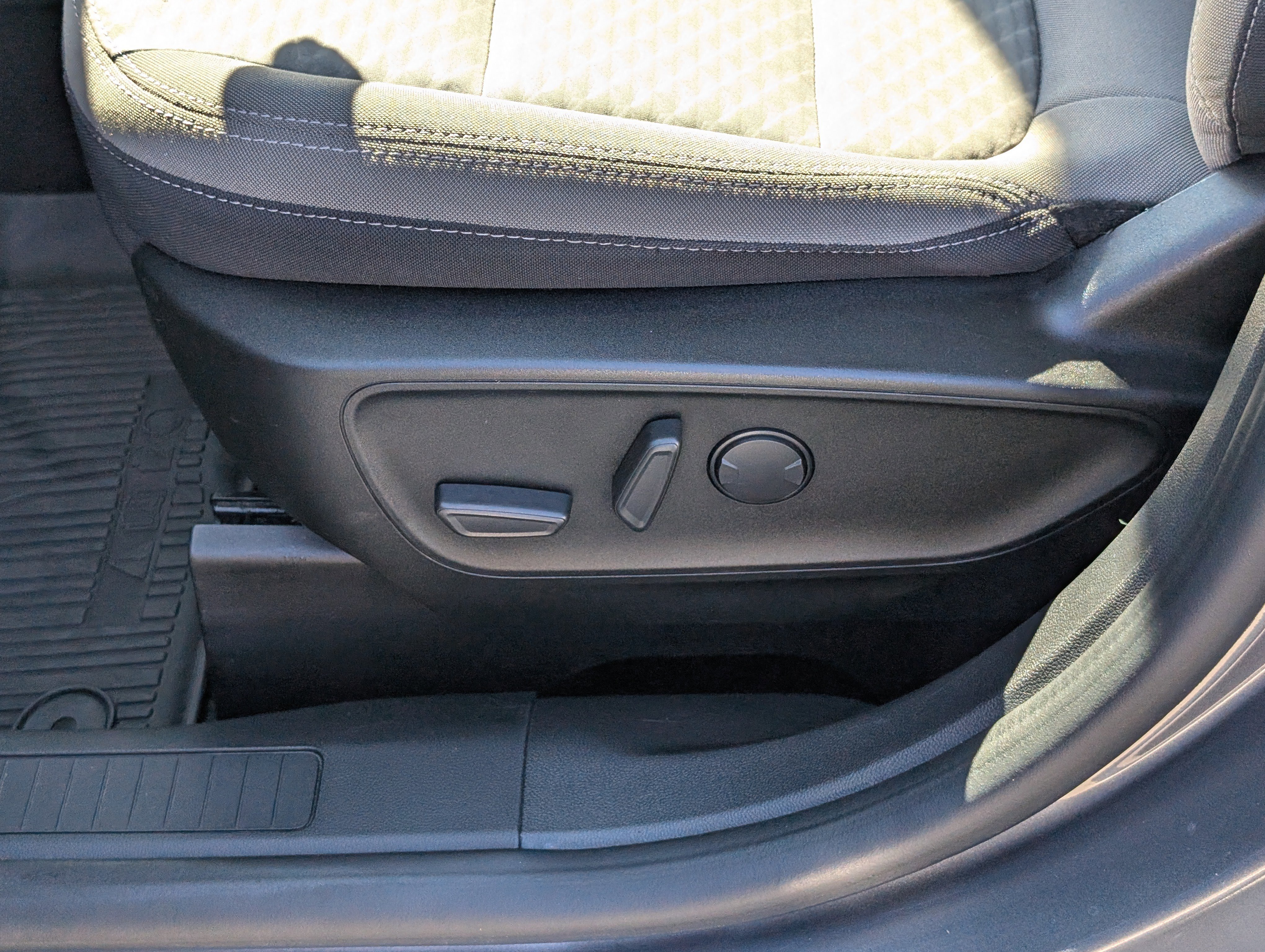 Certified 2023 Ford Escape Active w/ Cold Weather Package image 21