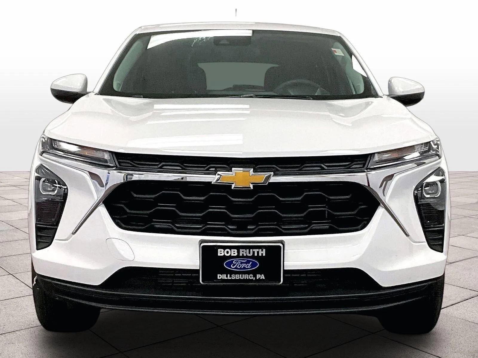 Used 2025 Chevrolet Trax LS w/ LS Convenience Package image 3