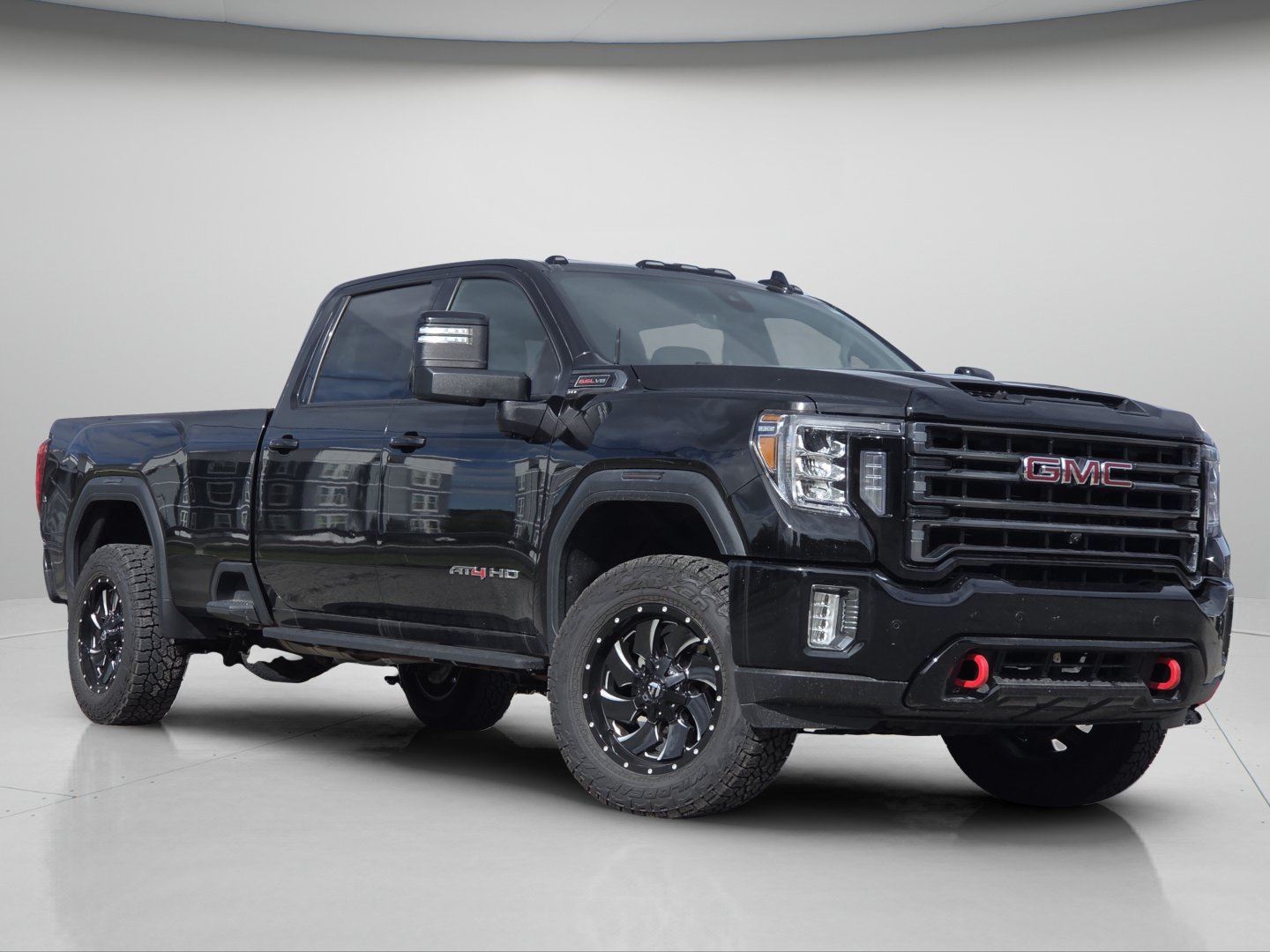 Used 2022 GMC Sierra 2500 AT4 w/ AT4 Premium Plus Package AWD/4WD image 2
