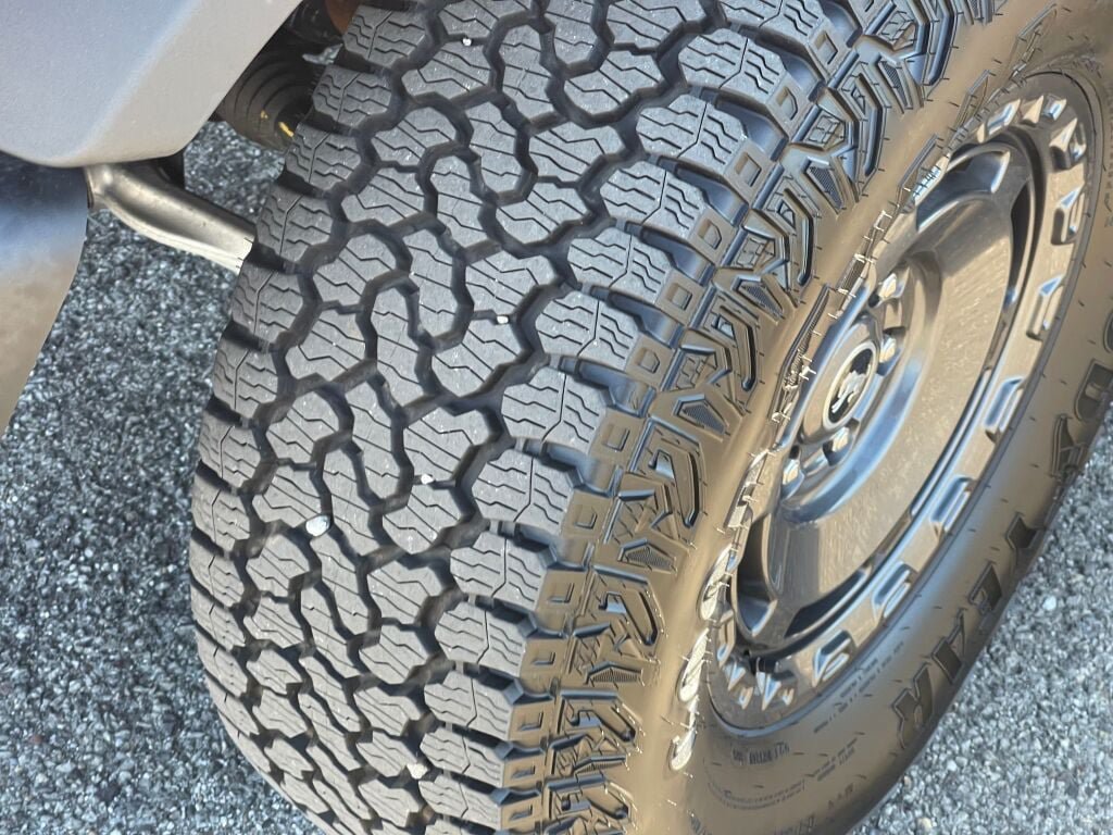 Certified 2025 Ford Bronco Badlands w/ Sasquatch Package AWD/4WD image 35