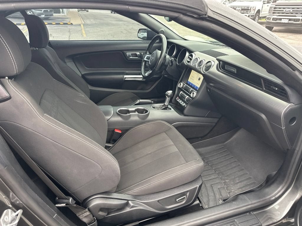 Certified 2019 Ford Mustang Convertible w/ Ecoboost Performance Package RWD image 10