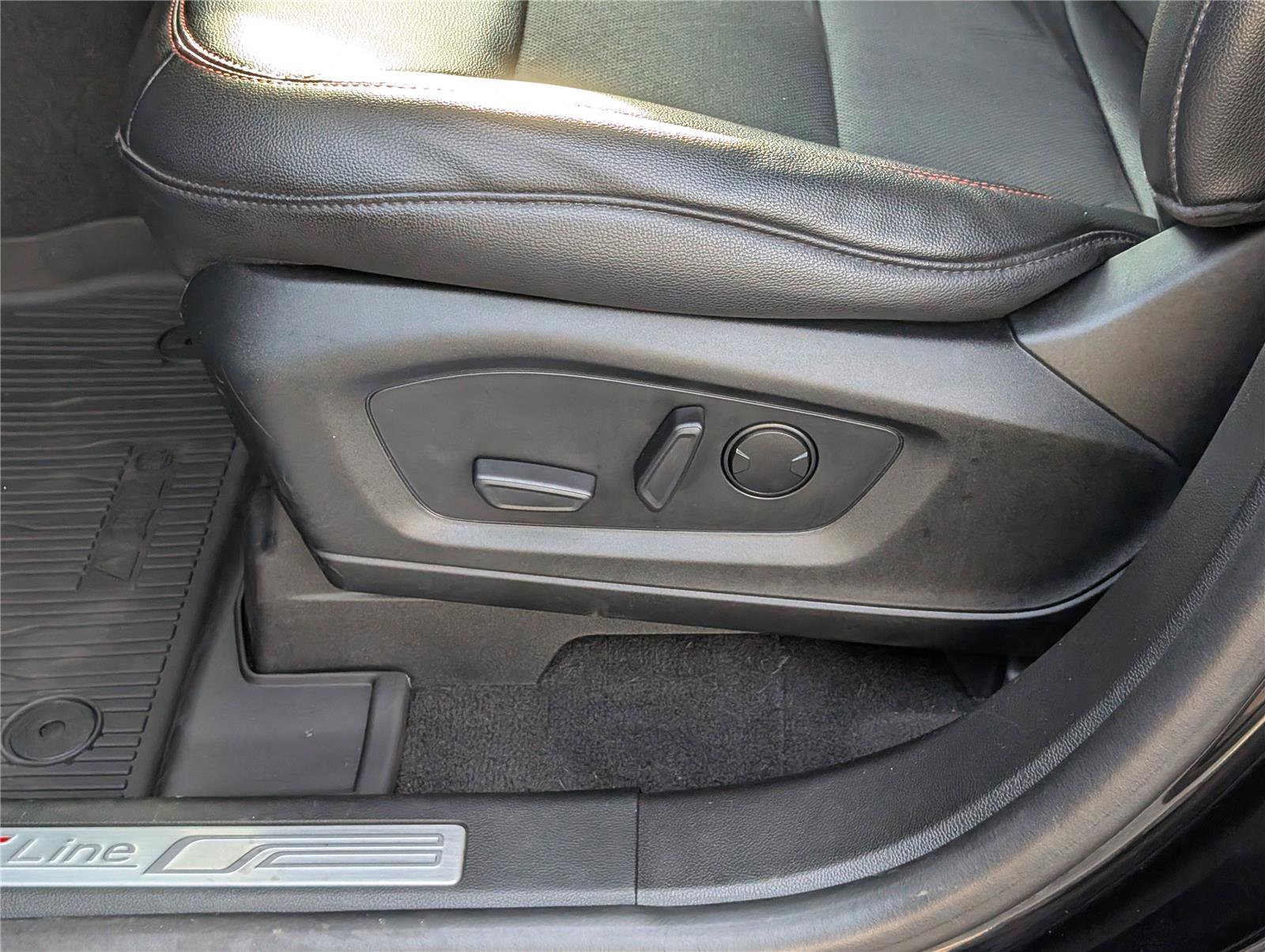 Certified 2023 Ford Explorer ST-Line w/ Class IV Trailer Tow Package image 24