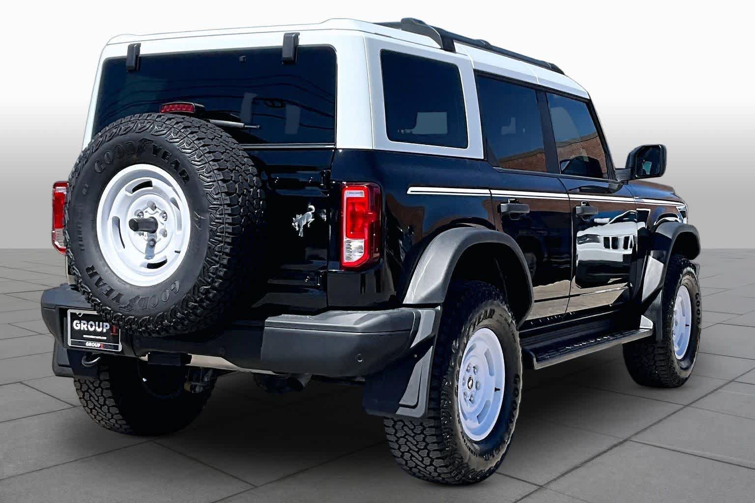 Certified 2025 Ford Bronco Heritage Edition AWD/4WD image 12