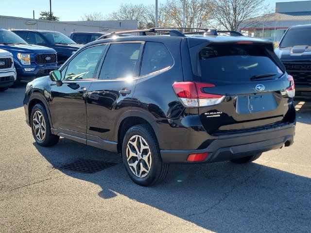 Used 2020 Subaru Forester Premium w/ Popular Package #1 AWD/4WD image 3