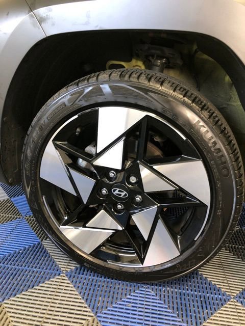 Used 2024 Hyundai Kona Limited image 9