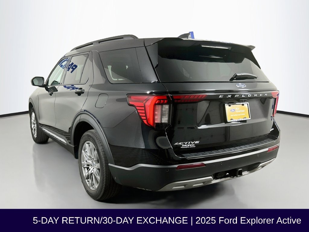 Certified 2025 Ford Explorer Active w/ Active Comfort Package AWD/4WD image 6