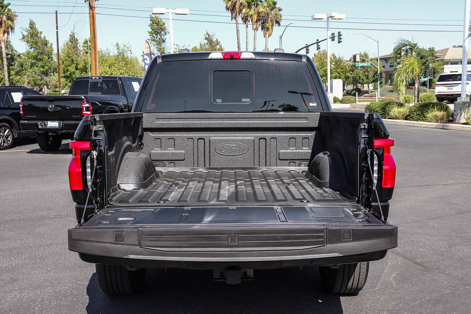 Certified 2025 Ford F150 Lightning Lariat AWD/4WD image 28