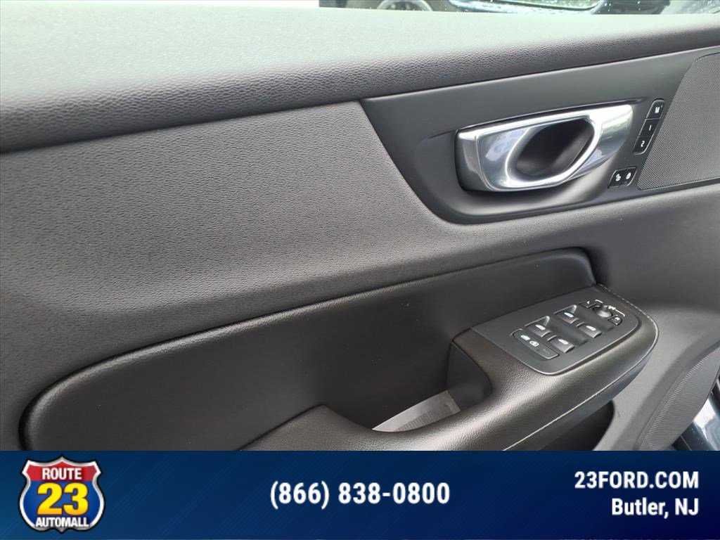Used 2021 Volvo S60 T6 Momentum image 11