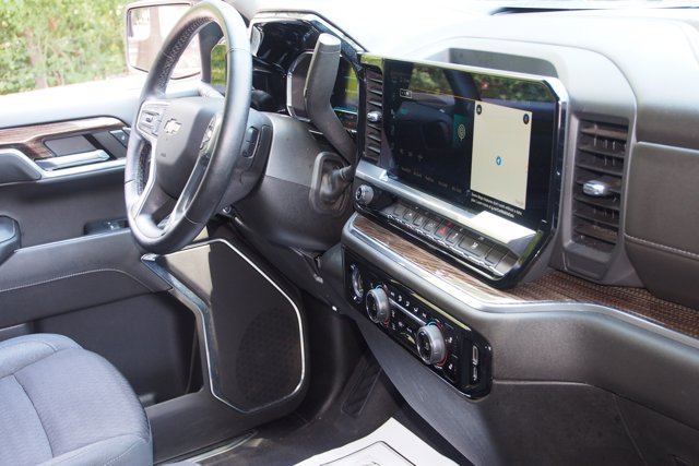 Used 2023 Chevrolet Silverado 1500 LT AWD/4WD image 11