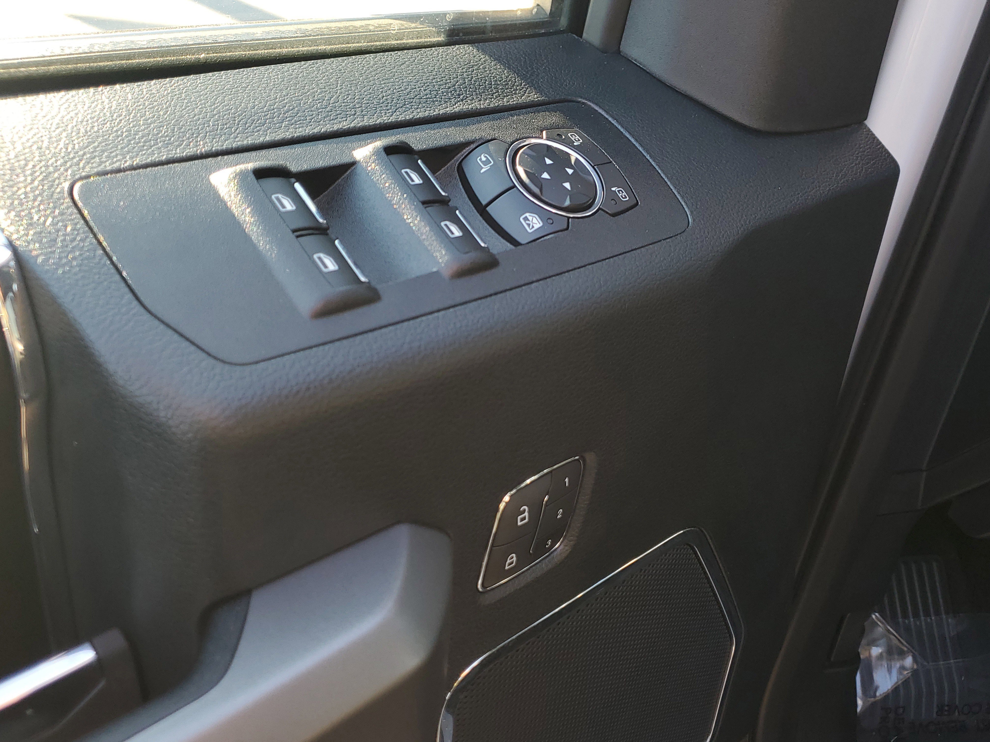 Certified 2019 Ford F150 Platinum w/ Equipment Group 701A Luxury image 19