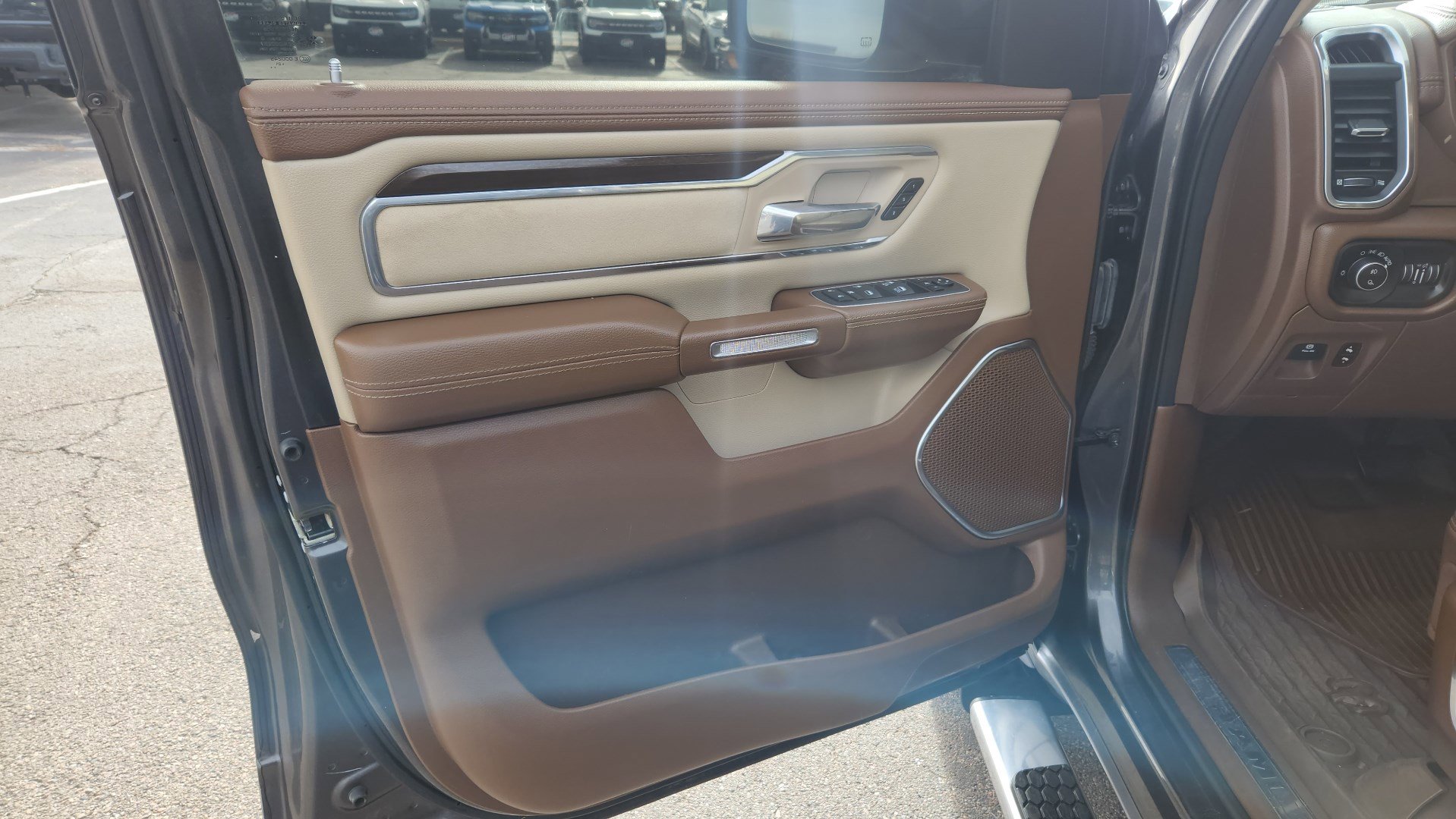 Used 2021 RAM 1500 Laramie image 25